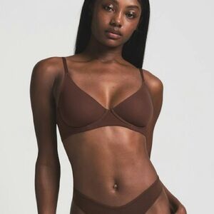 Skims No Show Unlined Demi Bra